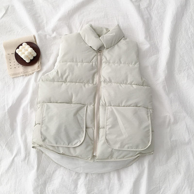 Naiste sportlik vabaaja vest taskute ja lukuga