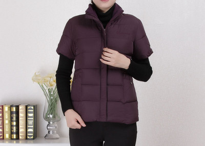 Uue mudeli kõrge kraega naiste vest