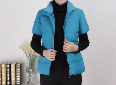 Uue mudeli kõrge kraega naiste vest