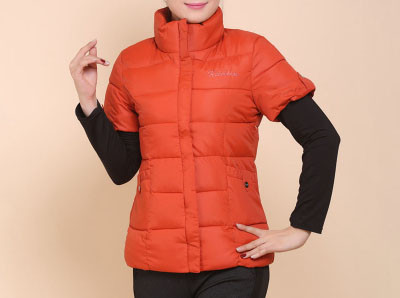 Uue mudeli kõrge kraega naiste vest