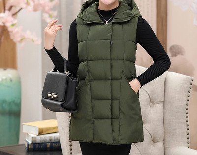 Naiste keskmise pikkusega ja kapuutsiga vest