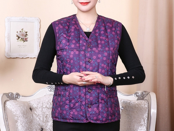 Moteriška laisvalaikio liemenė su špicine iškirpte ir kelių spalvų sagomis