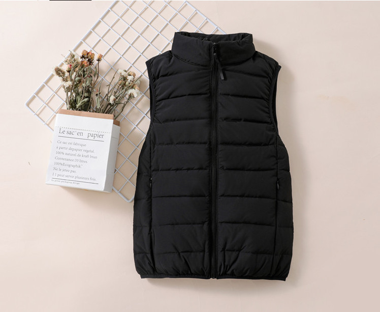 Naiste sportfliisist kõrge kraega vest