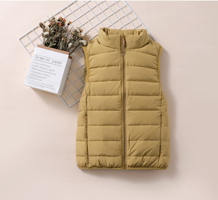 Naiste sportfliisist kõrge kraega vest