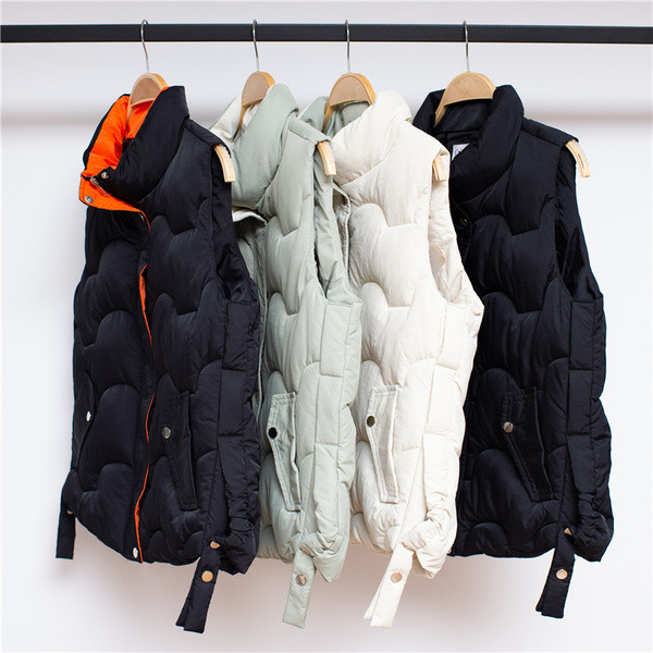 Novi model jesensko zimskog prsluka sa patentnim zatvaračem