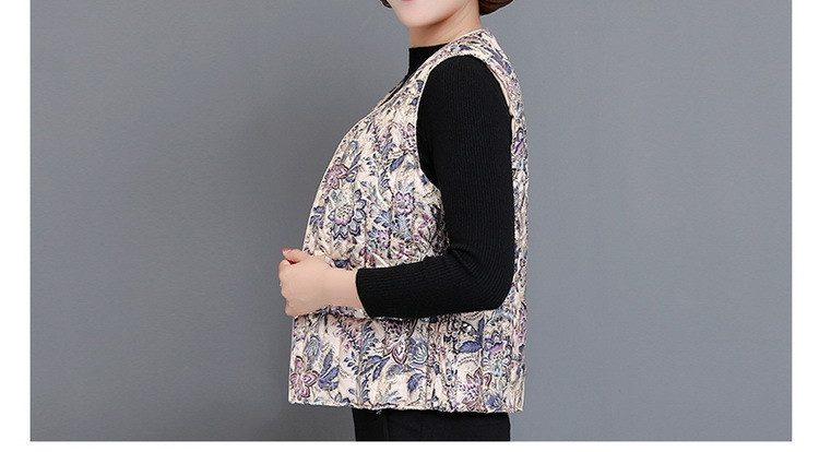 Lillemustri ja spitsikaelusega uus mudel naiste vest