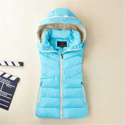 Naiste vabaaja vest kapuutsi ja lukuga