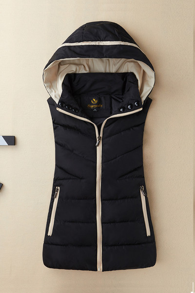 Naiste vabaaja vest kapuutsi ja lukuga