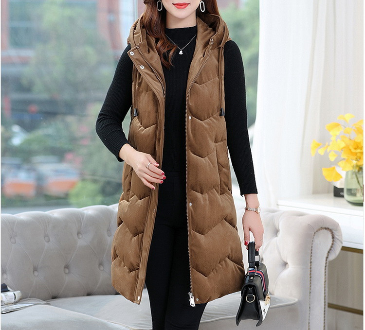 Ilga moteriška aksominė liemenė su gobtuvu