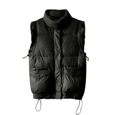 Moodne suurte taskutega naiste talvevest