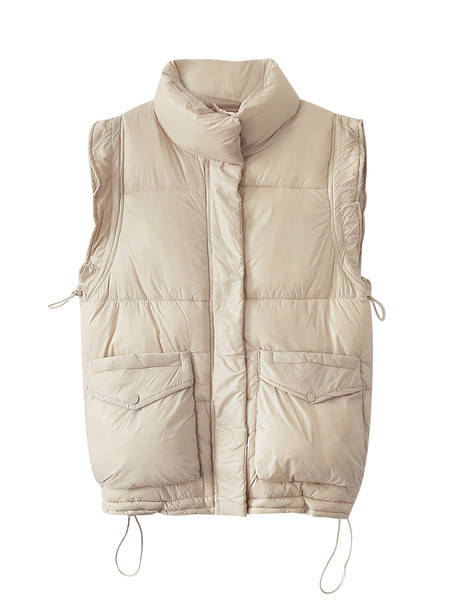 Moodne suurte taskutega naiste talvevest