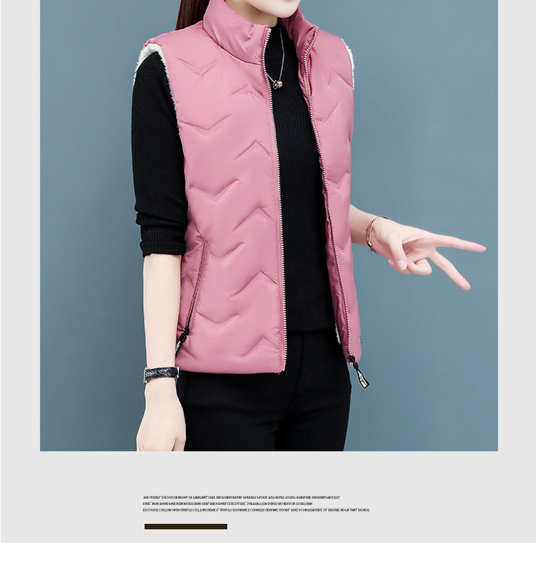 Uut mudelit pehme voodri ja taskutega naistevest