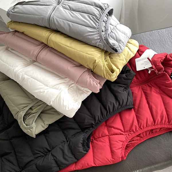 Moteriška laisvalaikio liemenė apvalia iškirpte