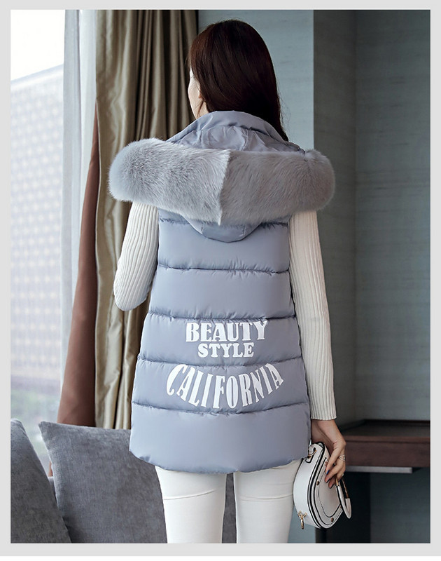 Uus mudel sulekapuutsiga ja kirjaga naiste vest