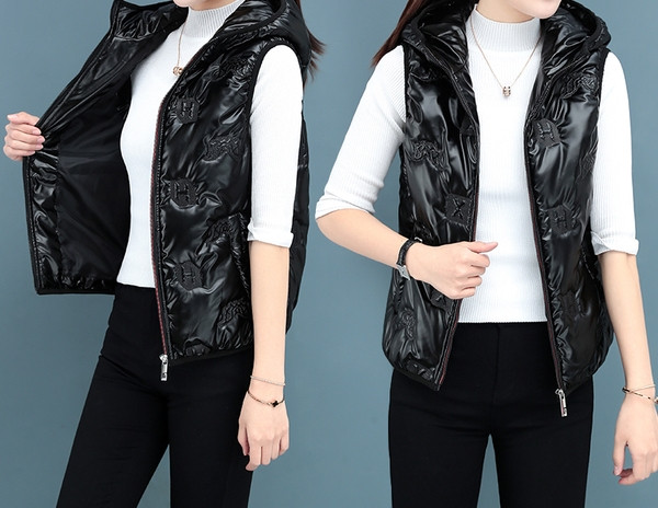 Moteriška laisvalaikio liemenė su gobtuvu ir užtrauktuku