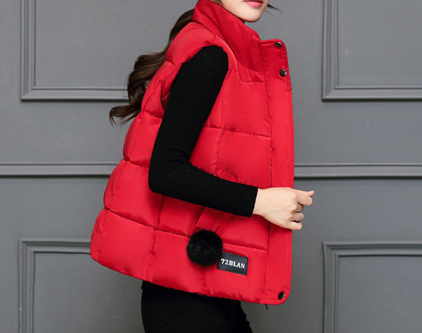 Vesta de toamna-iarna cu guler inalt si fermoar pentru femei