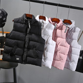 Uue mudeli kõrge kraega naiste vest