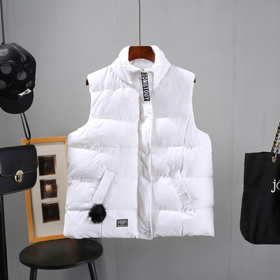 Uue mudeli kõrge kraega naiste vest