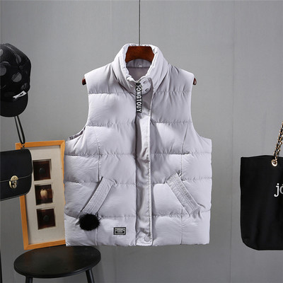 Uue mudeli kõrge kraega naiste vest