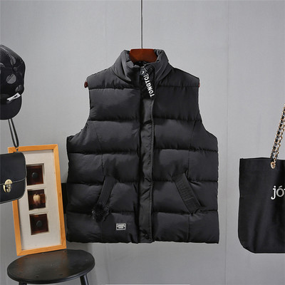 Uue mudeli kõrge kraega naiste vest