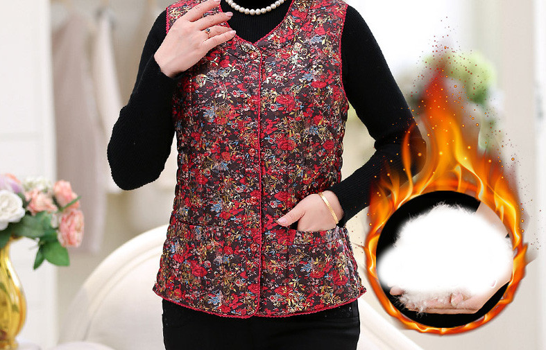 Ženski prsluk u boji s gumbima