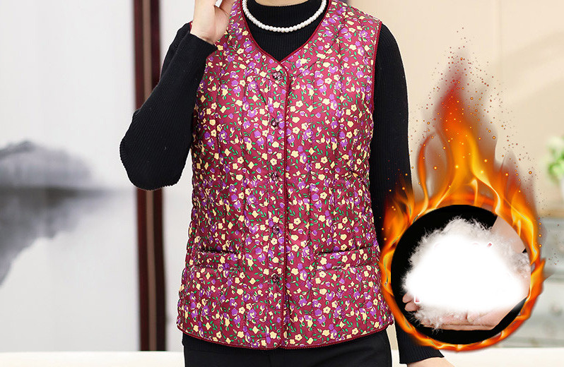 Ženski prsluk u boji s gumbima