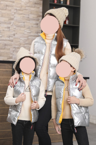 Lastele ja naistele sobiv uue mudeli talvevest hõbedase ja musta värviga