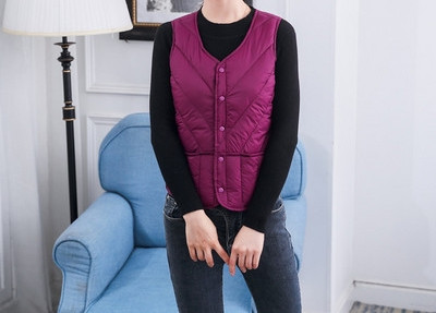 Naiste vabaajavest taskute ja nööpidega mitmes värvitoonis