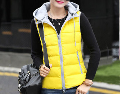 Svakodnevni ženski prsluk sa patentnim zatvaračem i gumbima - tri modela