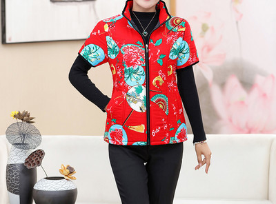 Uue mudeli lillemustriga ja lühikeste varrukatega naiste vest