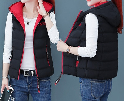 Moodne naiste vest kapuutsi ja lukuga