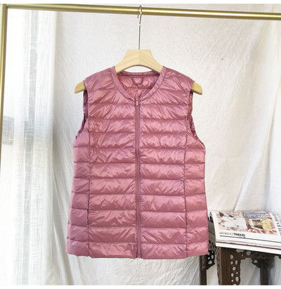 Naiste vabaaja vest ümara kaelusega ja lukuga