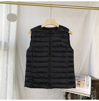 Naiste vabaaja vest ümara kaelusega ja lukuga