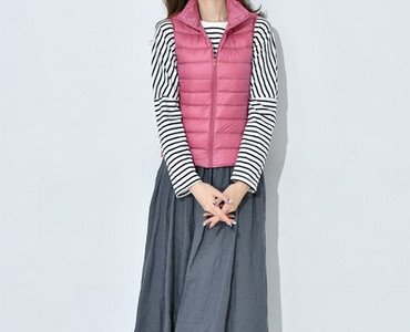 Mitmes värvitoonis vabaaja naiste vest kapuutsi ja lukuga