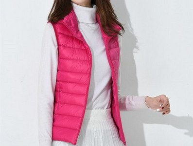 Mitmes värvitoonis vabaaja naiste vest kapuutsi ja lukuga