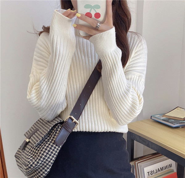 Γυναικείο κομψό μοντέλο πουλόβερ με ψηλό γιακά