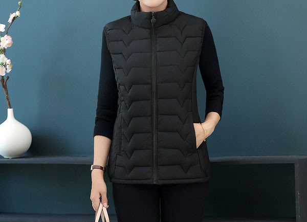 Kõrge kraega vabaaja naistevest suurusega kuni 6XL