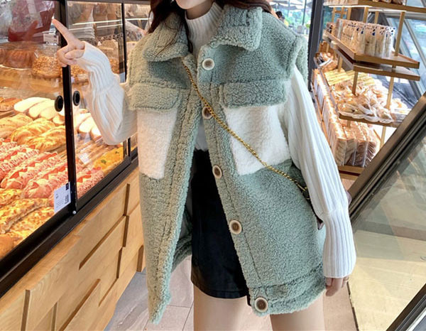 Stiilne naiste vesti lai mudel