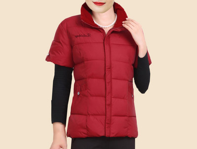 Uue mudeli kõrge krae ja tikandiga naistevest