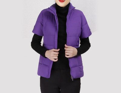 Uue mudeli kõrge krae ja tikandiga naistevest