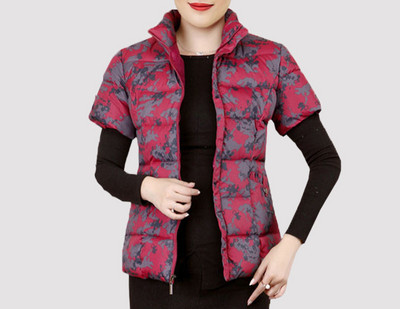 Uue mudeli kõrge krae ja tikandiga naistevest