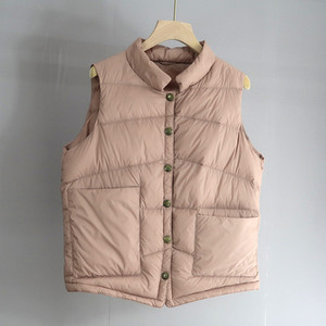 Naiste vabaaja vest nööpidega