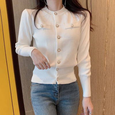 Stiilne naiste kardiganiga liibuv mudel ovaalse kaelusega