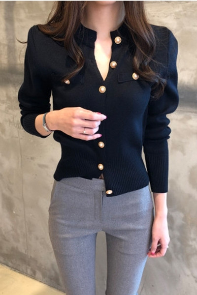 Stiilne naiste kardiganiga liibuv mudel ovaalse kaelusega