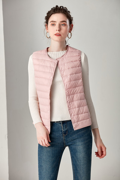 Laste vabaaja vest ovaalse dekoltee ja nööpidega