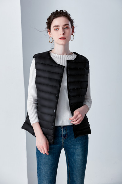 Laste vabaaja vest ovaalse dekoltee ja nööpidega