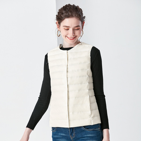 Laste vabaaja vest ovaalse dekoltee ja nööpidega