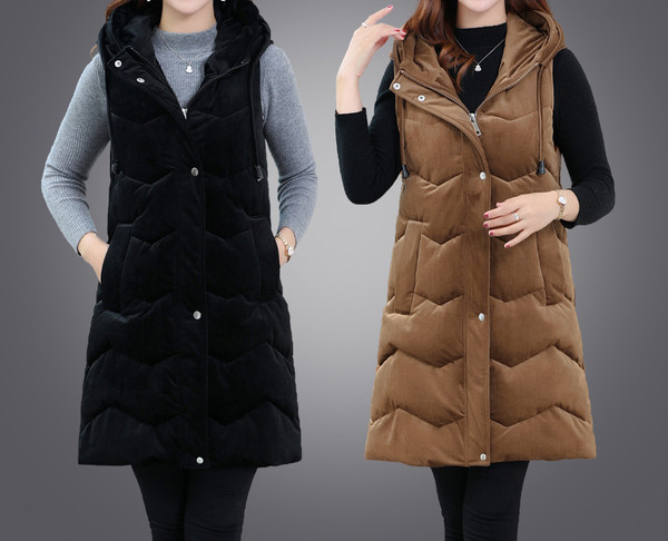 Ilga moteriška aksominė liemenė su gobtuvu