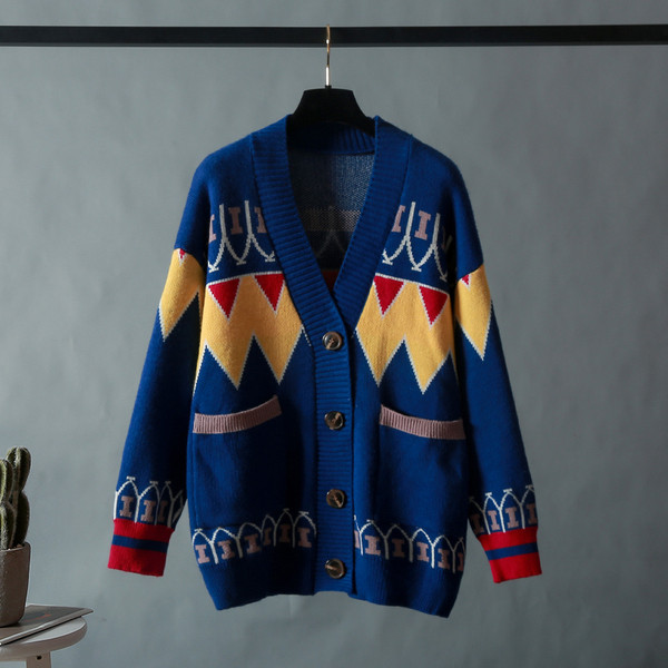 Moodne naiste kardigan lai mustriga mudel