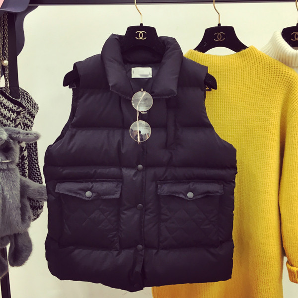 Taskute ja polokaelusega naiste igapäevavesti uus mudel